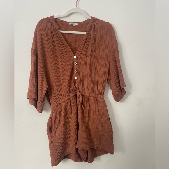 Z Supply Romper - SMALL - Picture 2 of 4